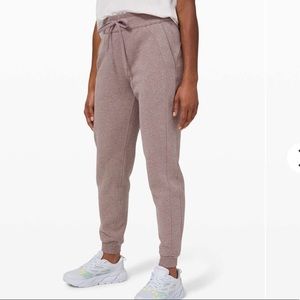 Lululemon Scuba High-Rise Jogger *Fleece - Sz 4